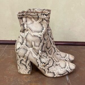 Steve Madden Cream and Black Snakeskin-Print Heeled Ankle Boots